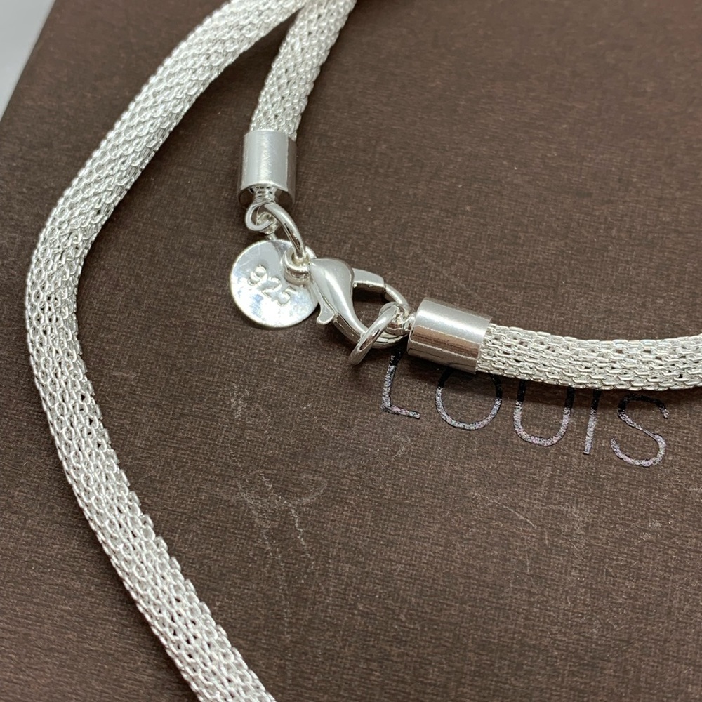 🌟 Silver Heart Pendant Necklace - Picture 4 of 4